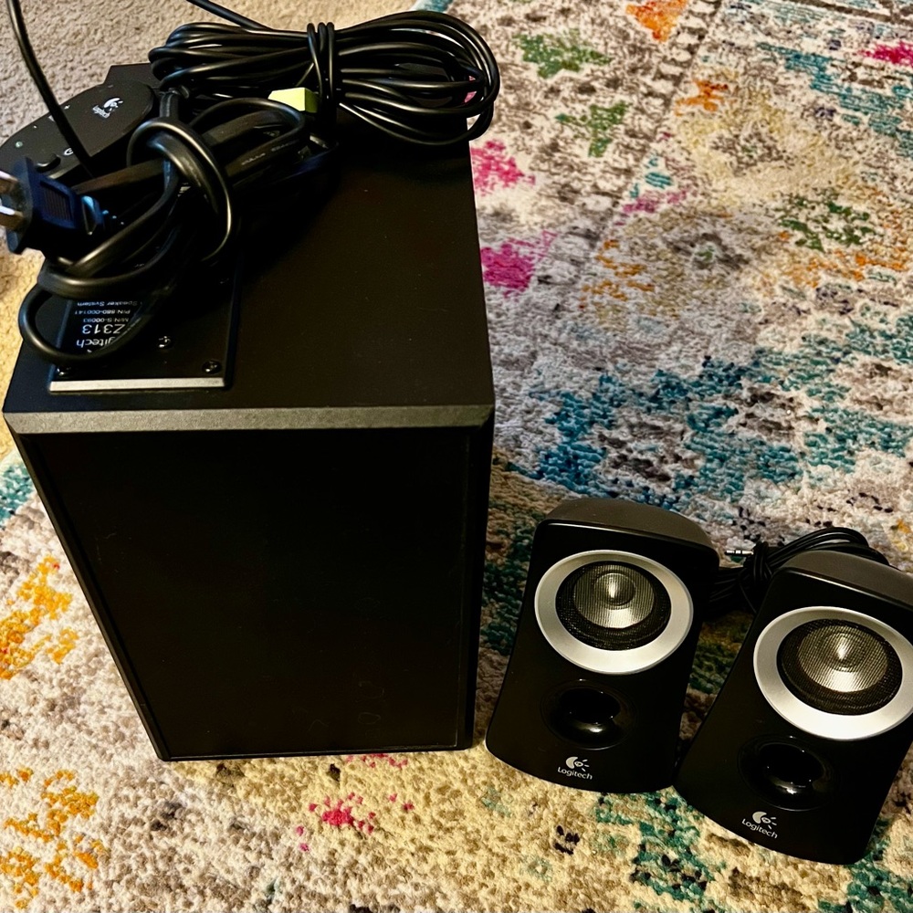 Logitech Z313 Black Speaker System w/Subwoofer Set - Picture 7 of 10